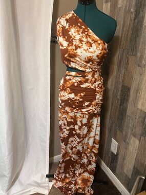 Fashion Nova Rust and Cream Tie-Dye Maxi Skirt